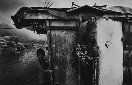 photographer photography Jordis Antonia Schlösser living on a dump romania