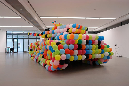 Balloon sculptures by artist Hans Hemmert