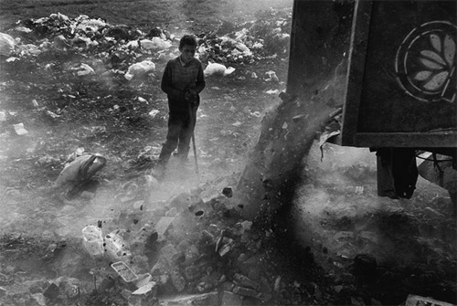 photographer photography Jordis Antonia Schlösser living on a dump romania