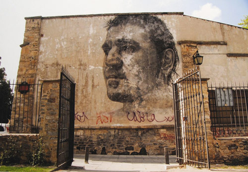 Giant charcoal drawings by Jorge Rodriguez-Gerada