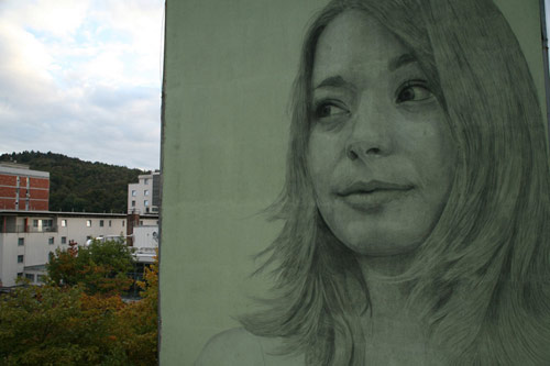 Giant charcoal drawings by Jorge Rodriguez-Gerada