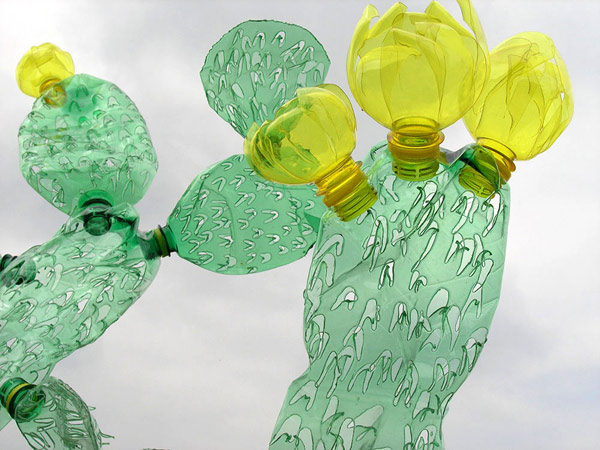 recycled-plasticbottleart-07