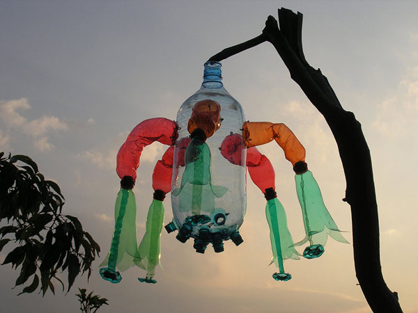 recycled-plasticbottleart-12