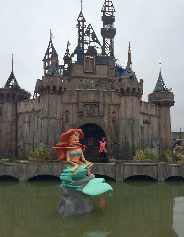 dismaland-banksy09